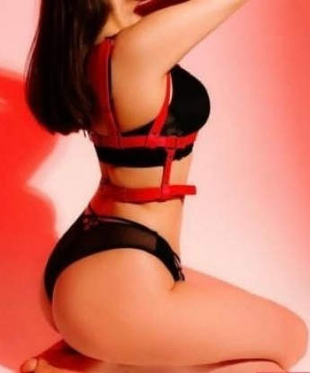 Искушенная красотка готова исполнить ваши самые сокровенные желания. Не стесняйтесь, звоните мне и насладитесь каждой минутой в моем обаятельном обществе. Я знаю, чего ты хочешь. 5454, 21 год